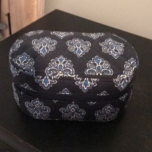 Travel jewelry case